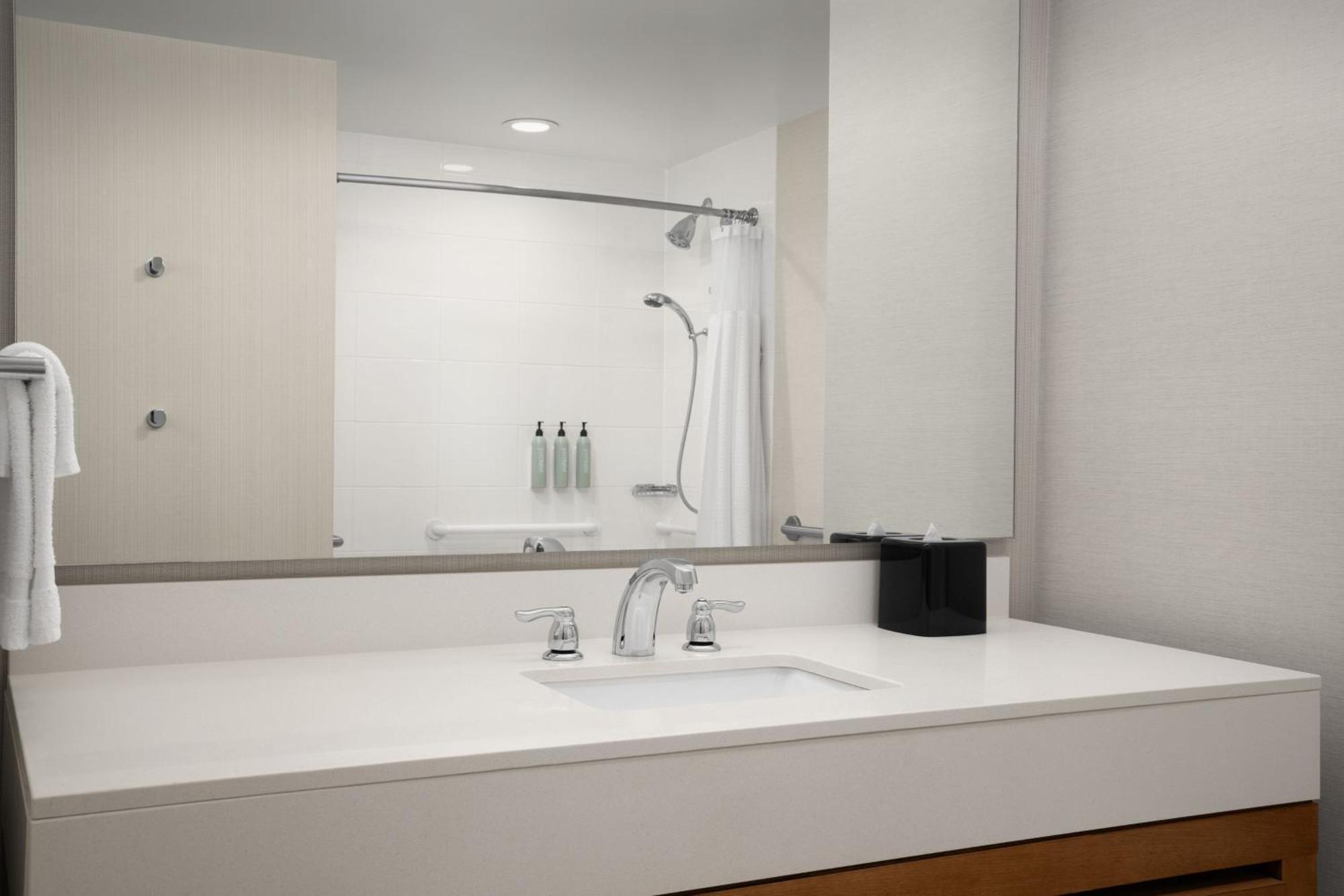 Hotel Courtyard By Marriott Philadelphia Bensalem Exterior foto